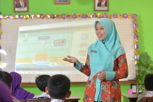 Perbedaan dan Urutan antara Model Pembelajaran, Strategi, Metode, Teknik, Taktik, Pendekatan Pembelajaran Perbedaan dan Urutan antara Model Pembelajaran, Strategi, Metode, Teknik, Taktik, Pendekatan Pembelajaran