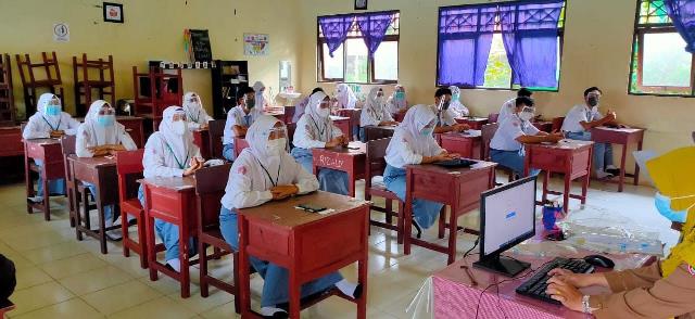 Latihan Soal Ujian Sekolah US SMP Bahasa Inggris Tahun 2026 Tahun Pelajaran 2025/2026 Latihan Soal Ujian Sekolah US SMP Bahasa Inggris Tahun 2026 Tahun Pelajaran 2025/2026